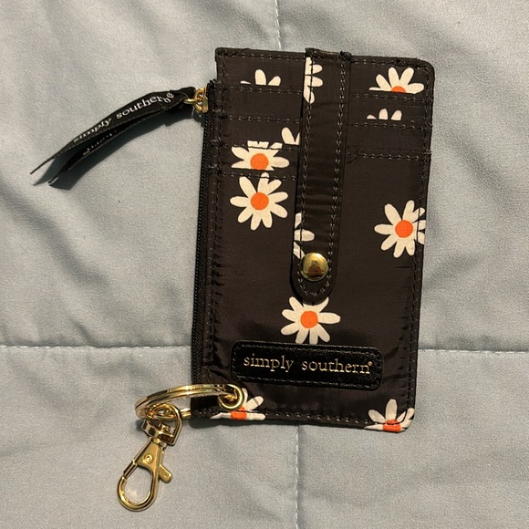 Simply Southern daisy patterned chest bag and card holder - Picture 2 of 8